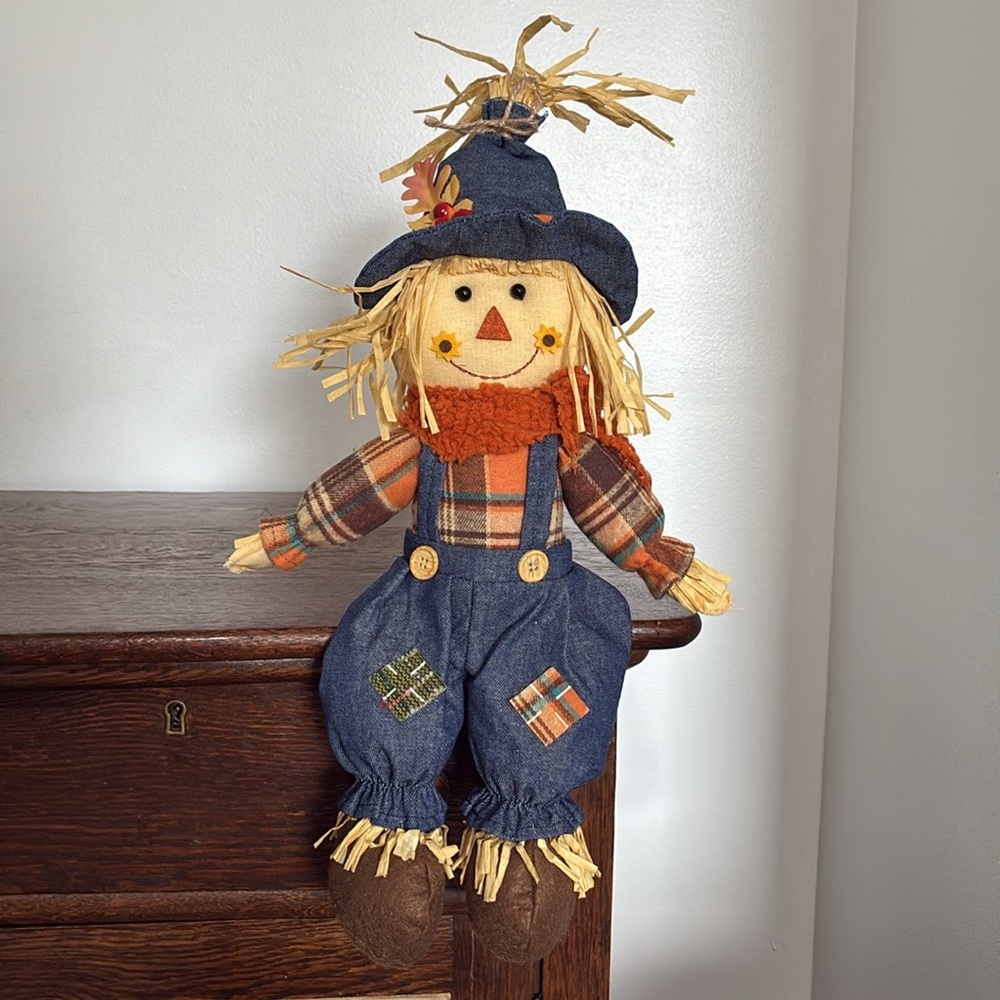 NWT- 12-1/2” Fall Harvest Scarecrow Sitter Decoration - Picture 10 of 17